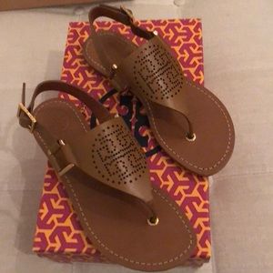 NIB! Tory Burch Daniela sandal Sz. 5.5